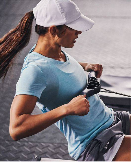 DAMSKA CZAPKA Z DASZKIEM UNDER ARMOUR PLAY UP (100)