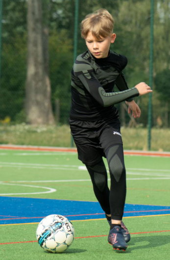 Komplet piłkarski termoaktywny Brubeck Junior KP10220 czarny/grafit